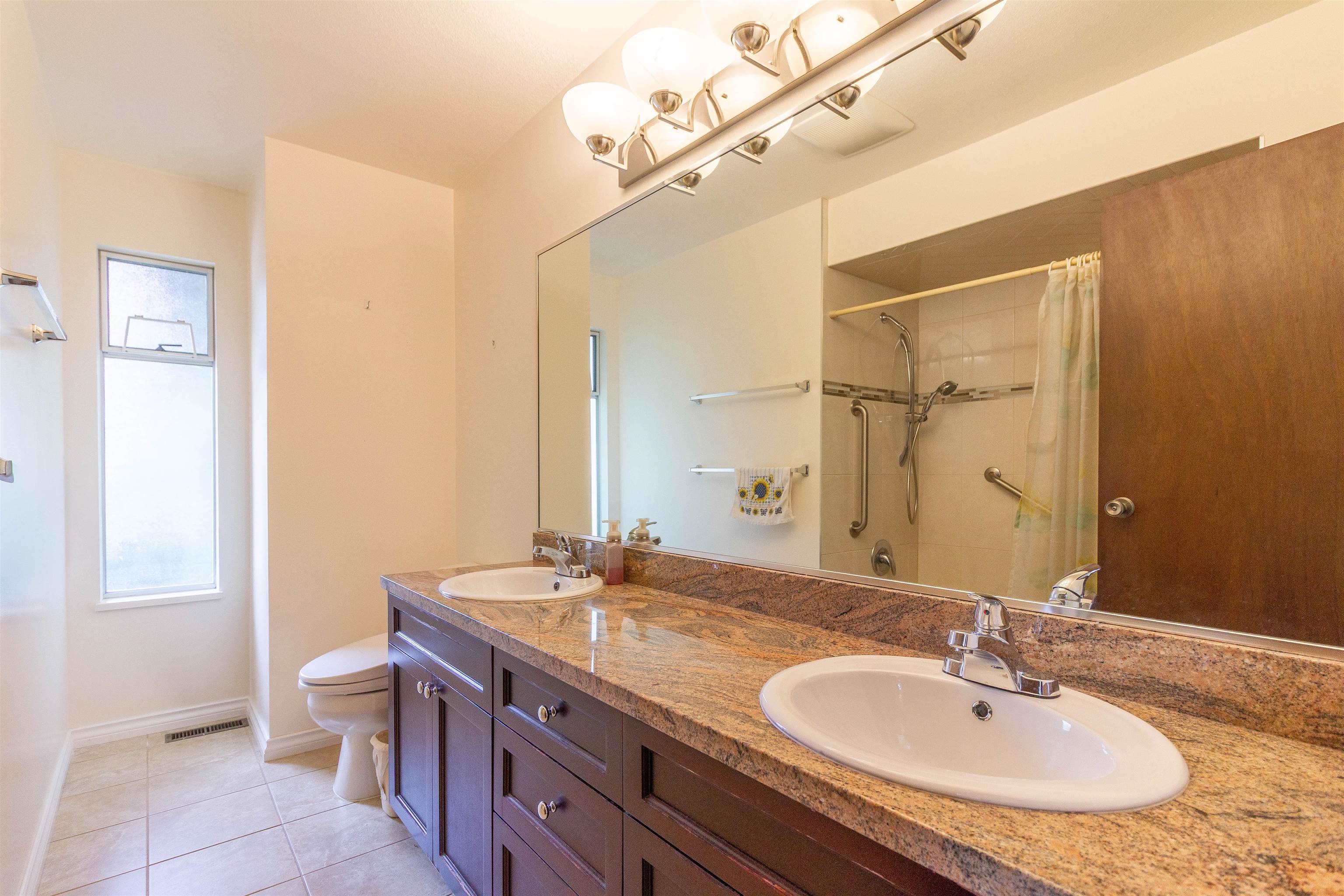 7107 Broadway 21
