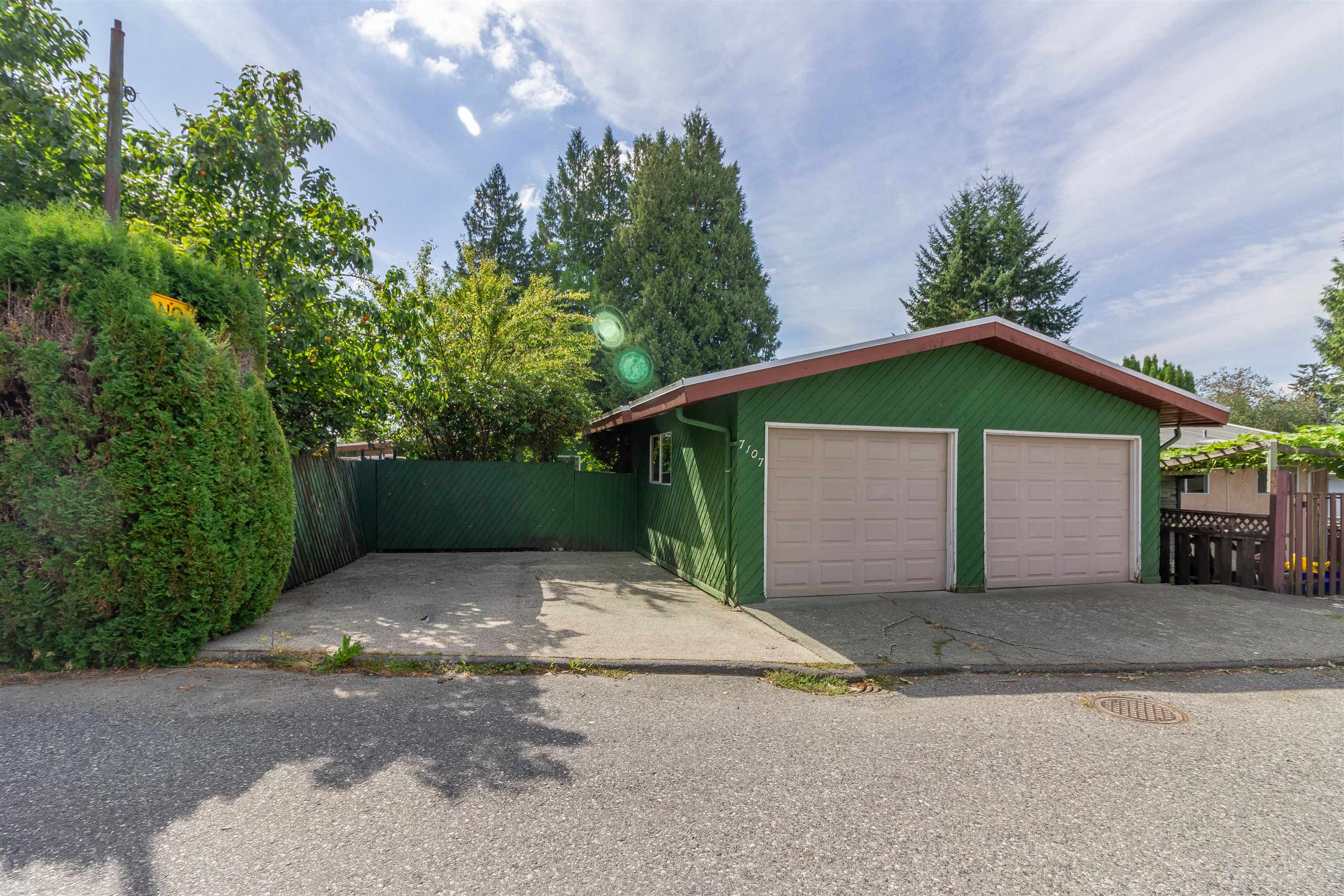 7107 Broadway 39