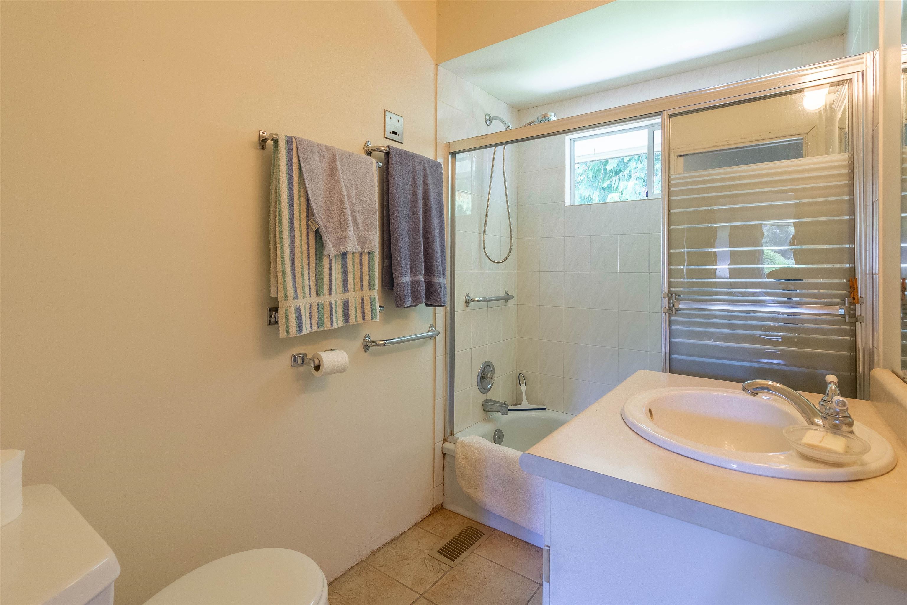 446 Northcliffe Crescent 23