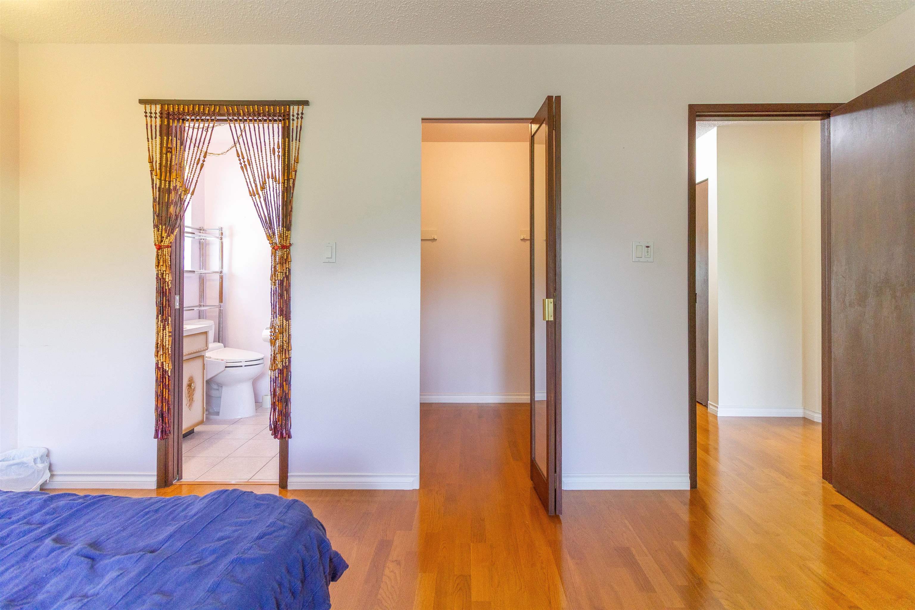7107 Broadway 16