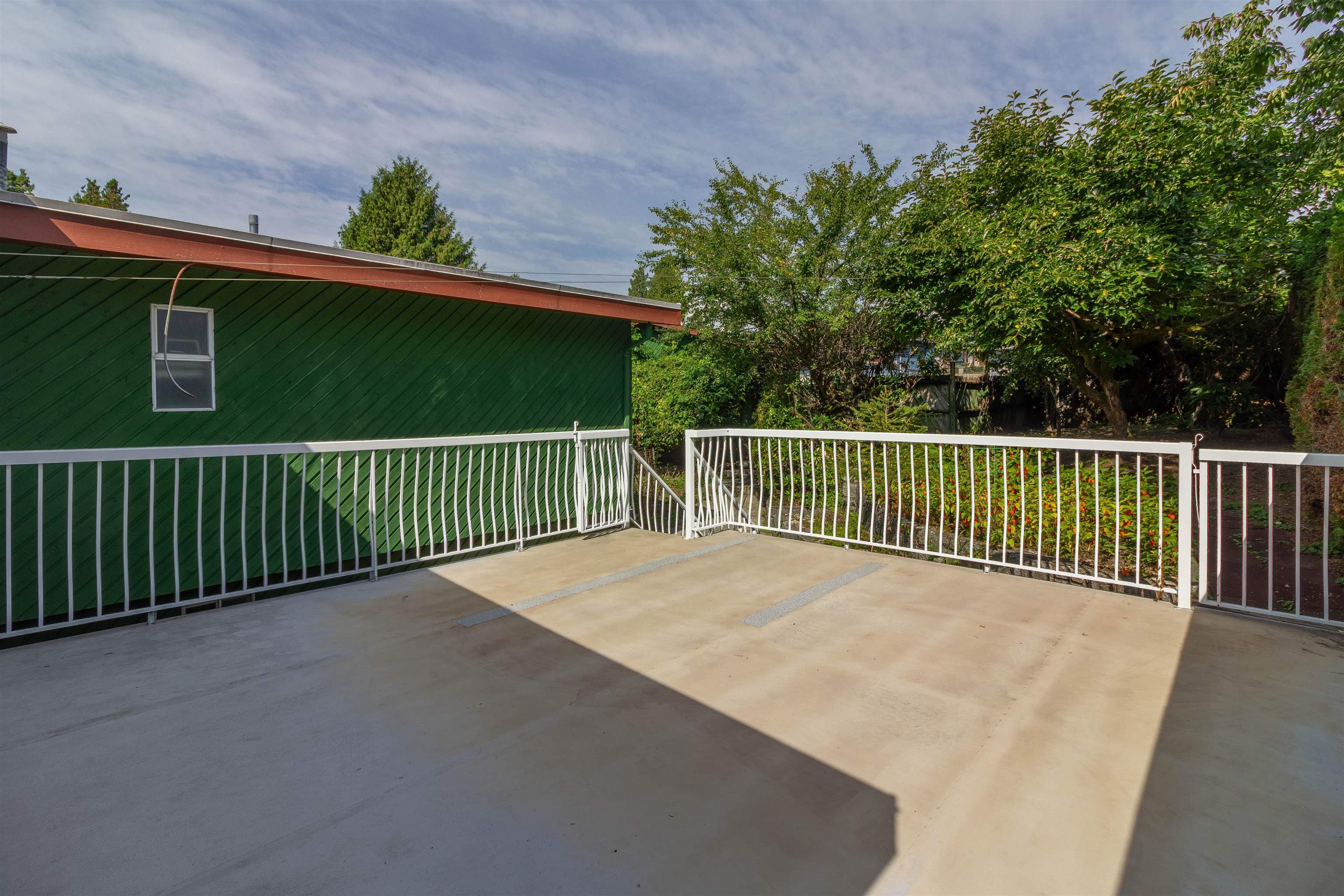 7107 Broadway 14