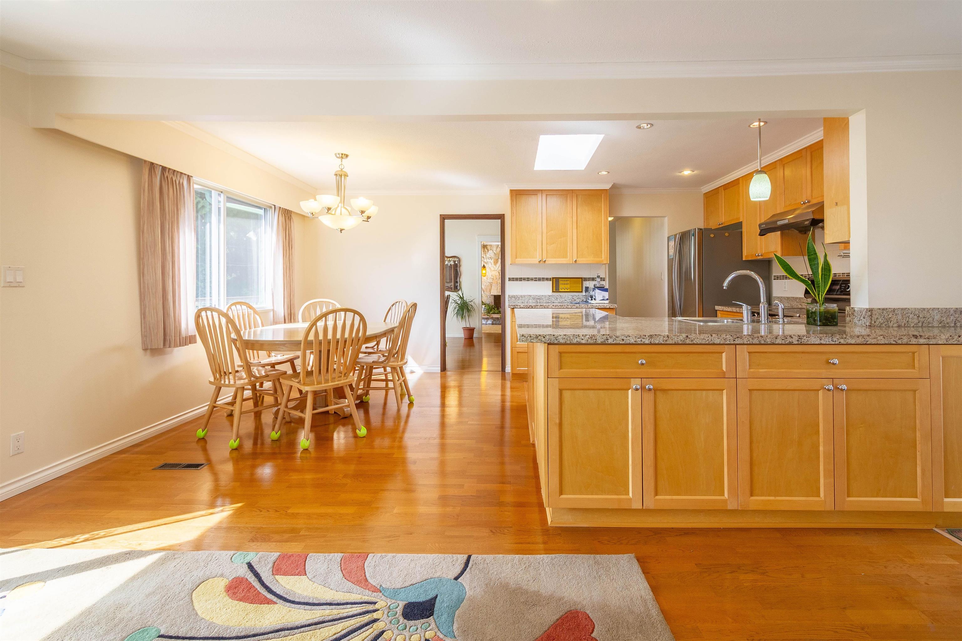 7107 Broadway 7