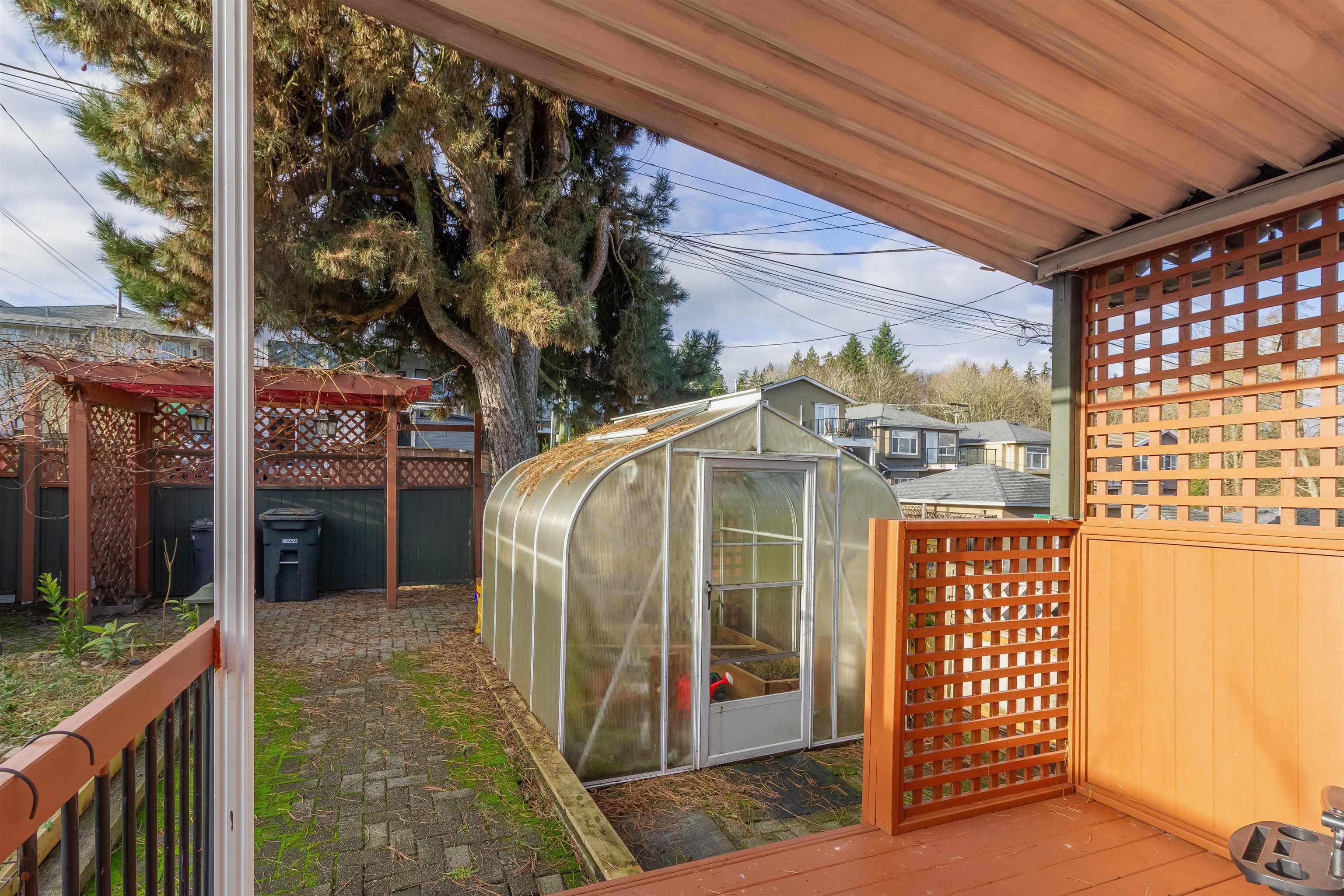 111 Fell Avenue 36