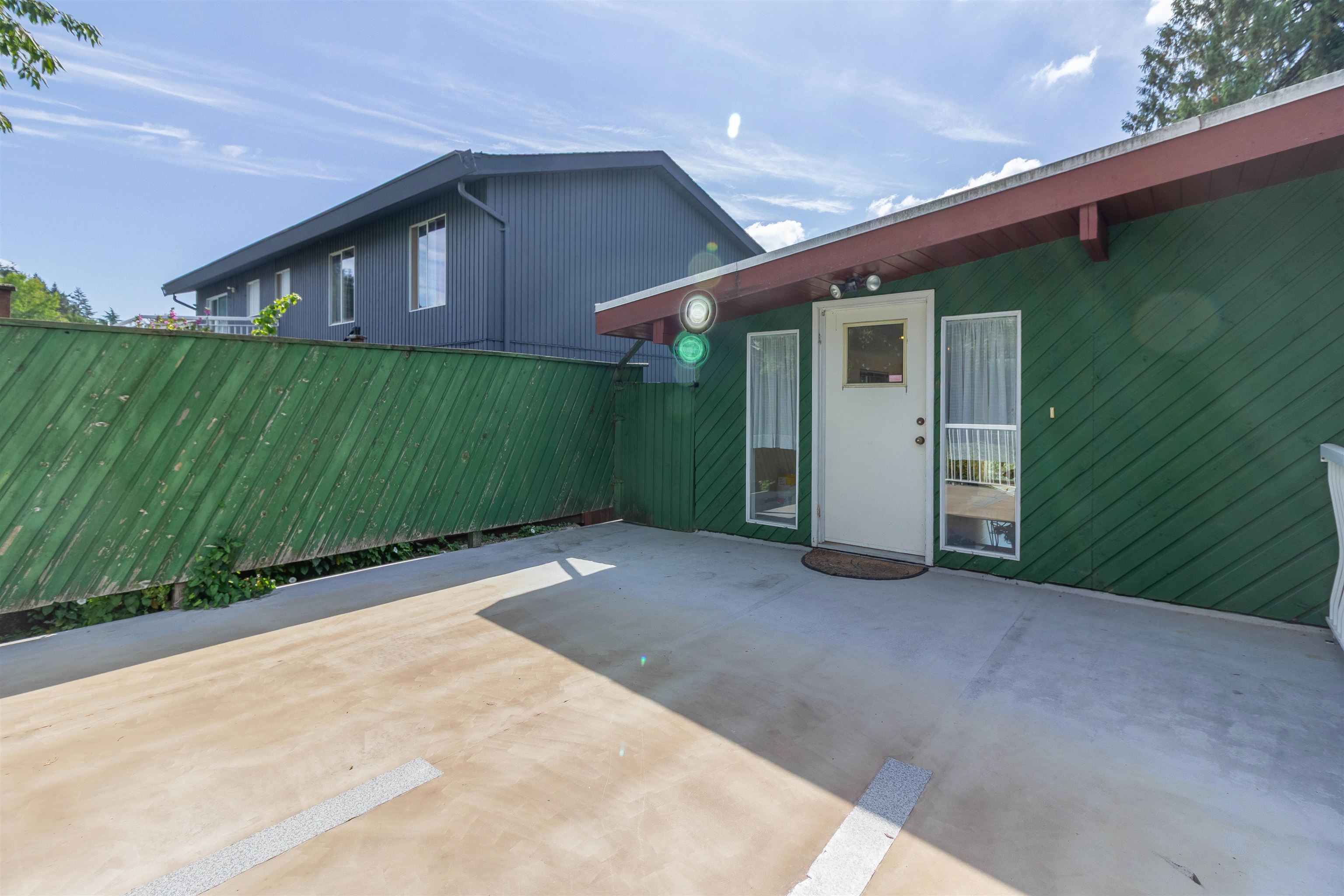 7107 Broadway 13