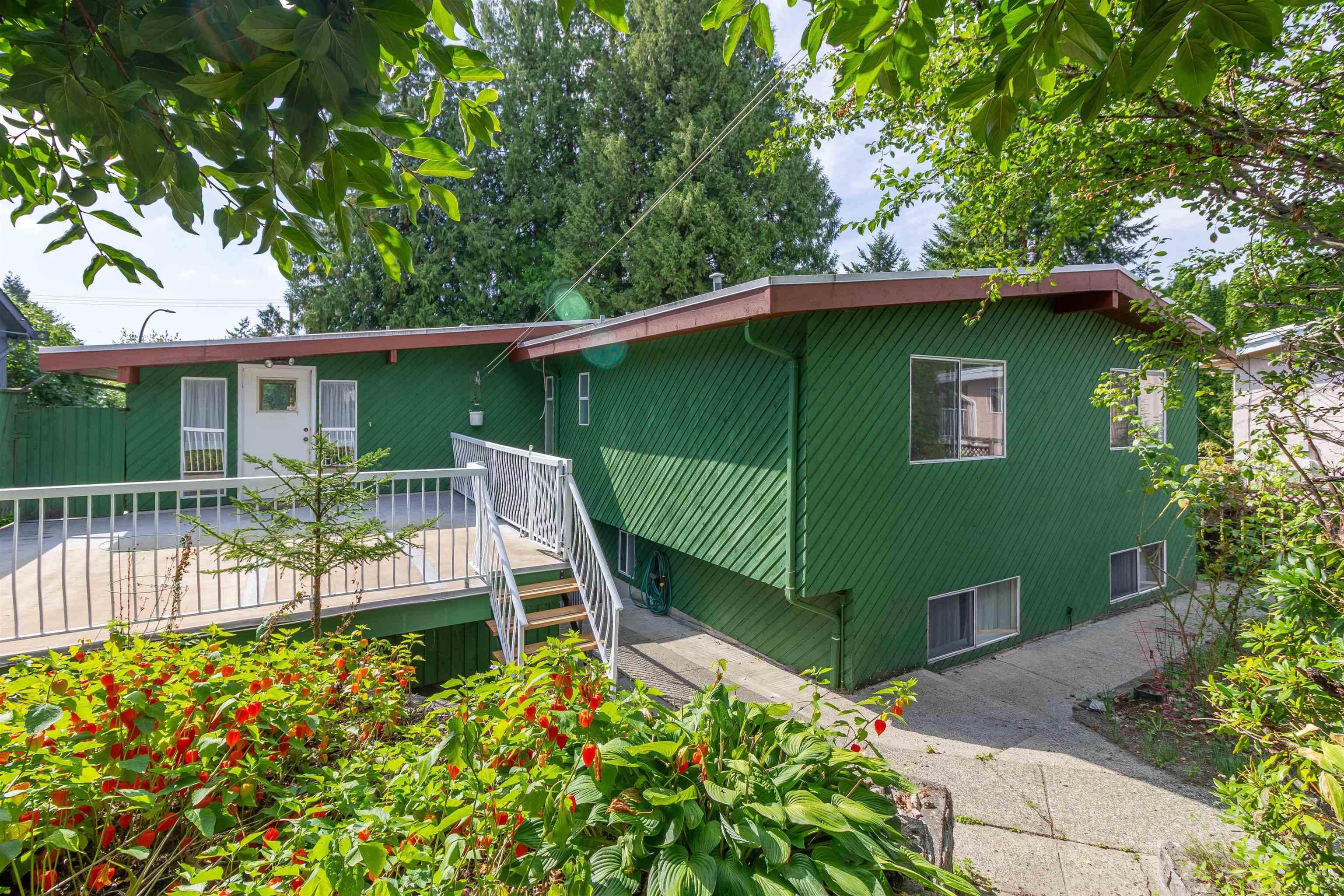 7107 Broadway 36