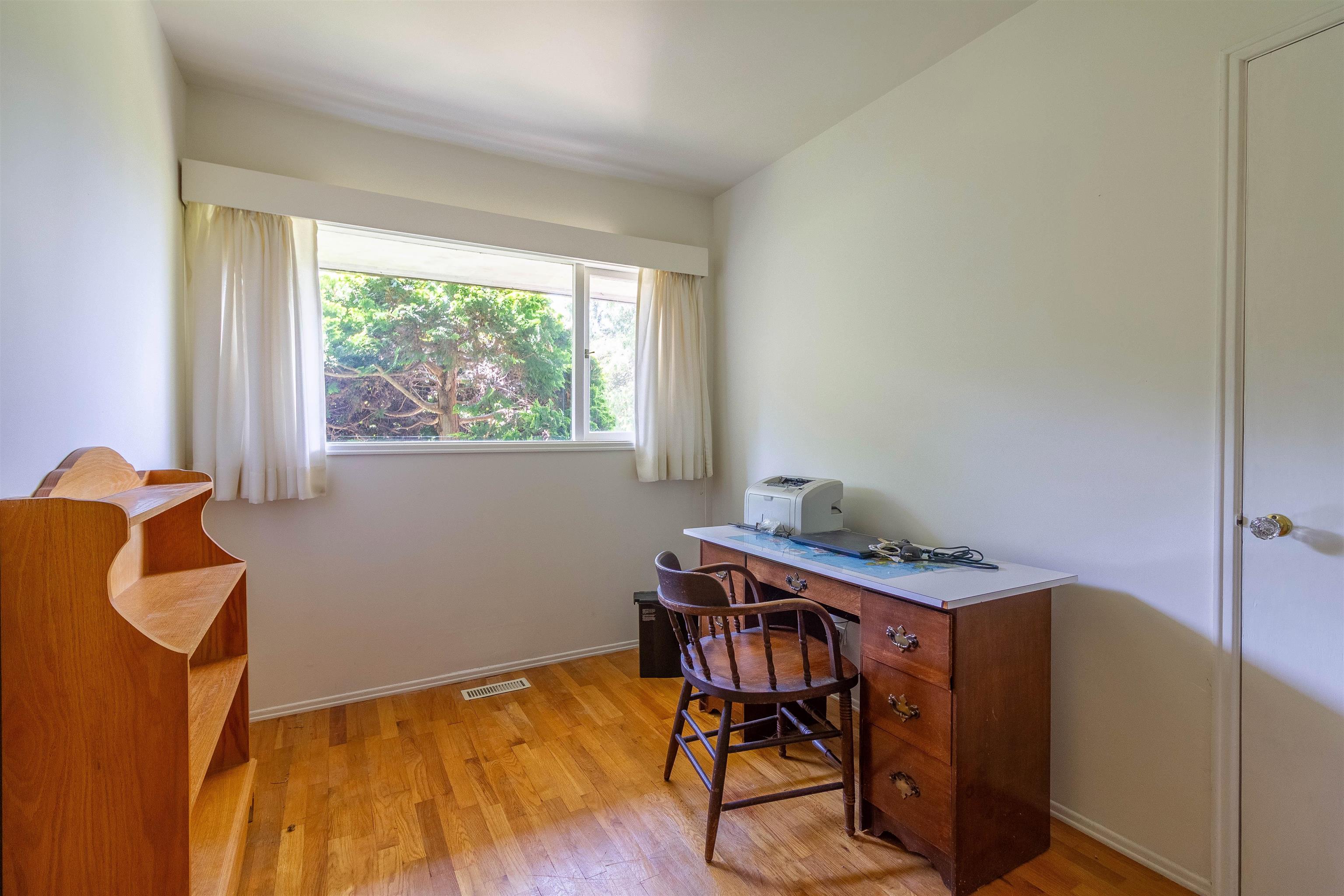 446 Northcliffe Crescent 21