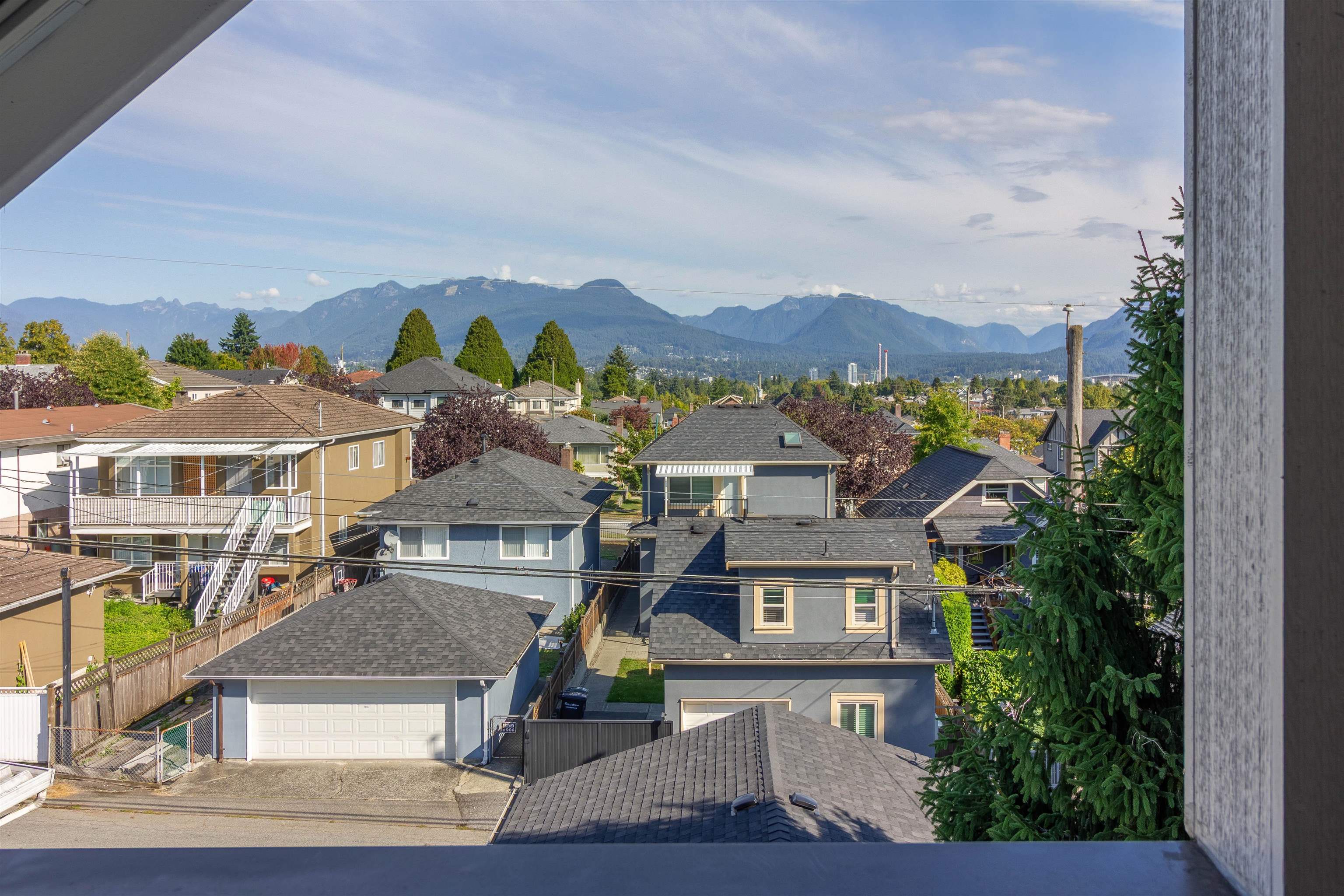 3063 Graveley Street 21