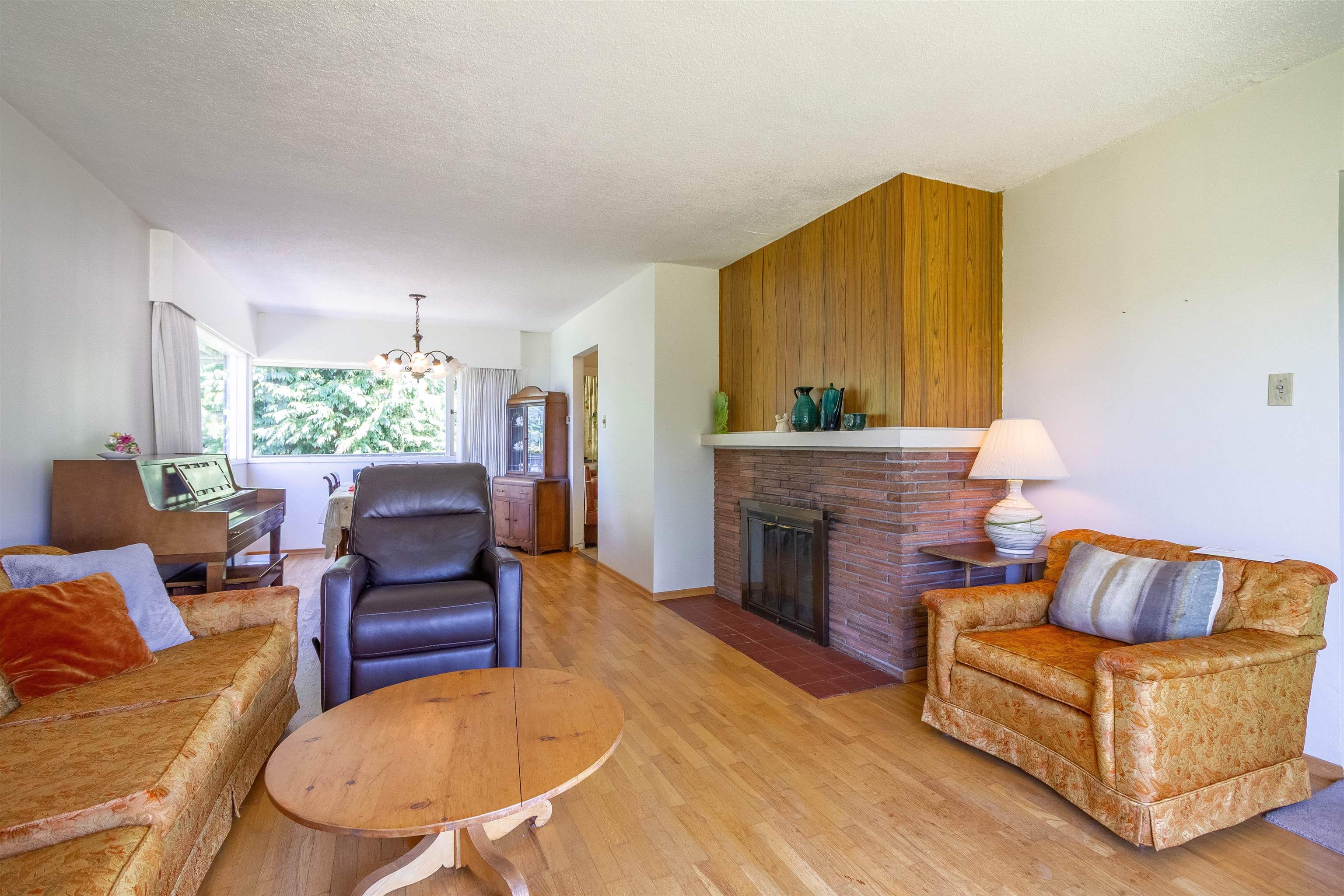 446 Northcliffe Crescent 12