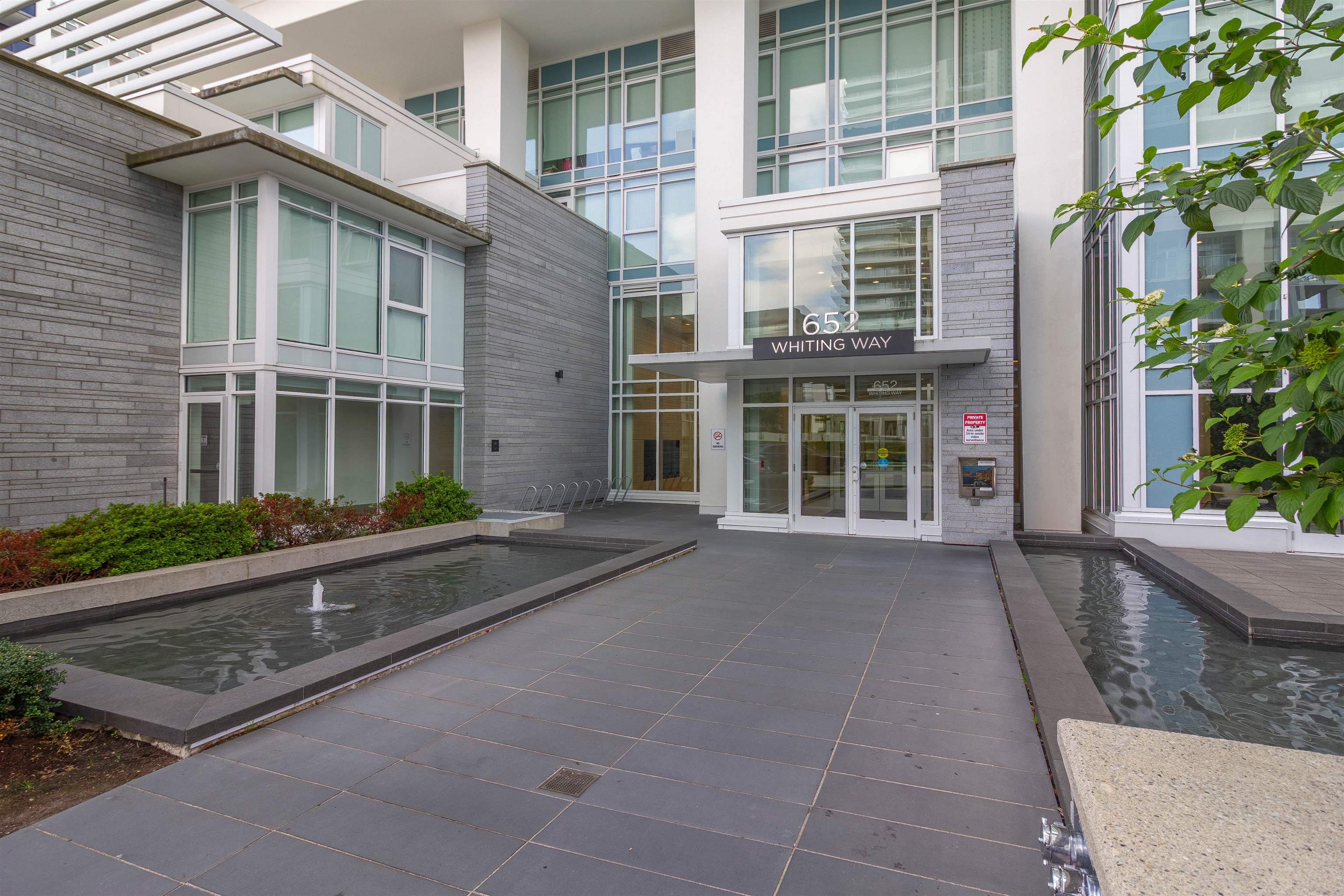 2705 - 652 Whiting Way 40
