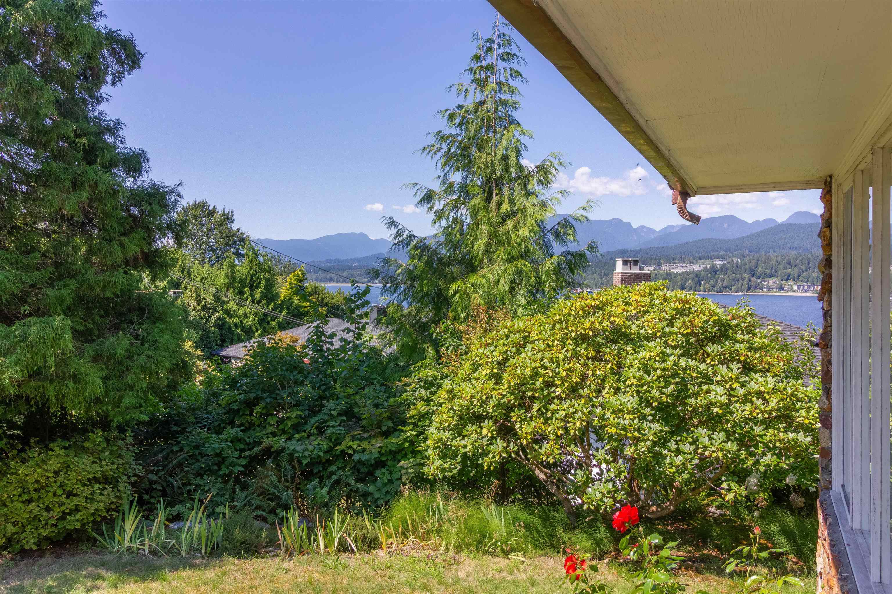 446 Northcliffe Crescent 34