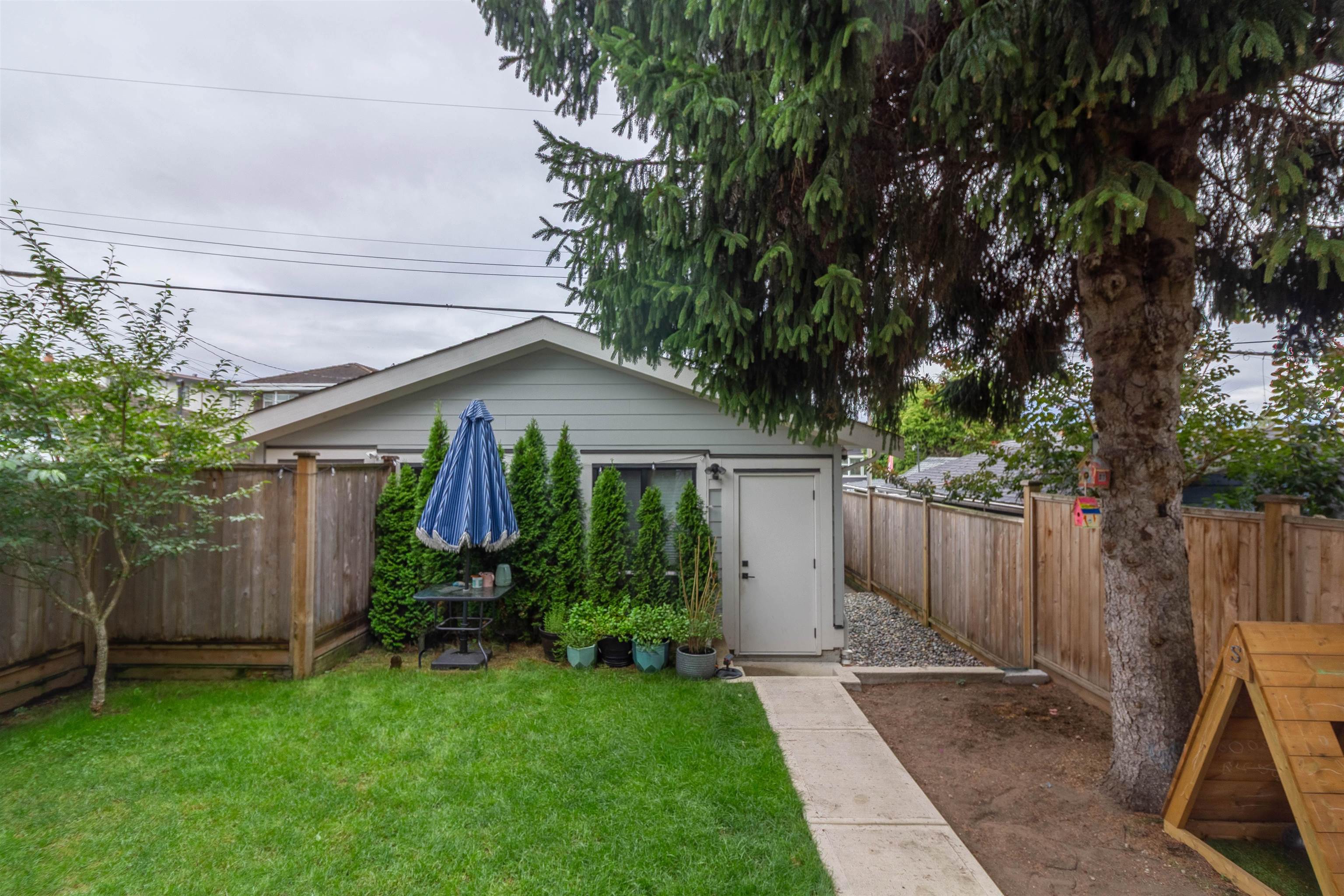 3063 Graveley Street 34