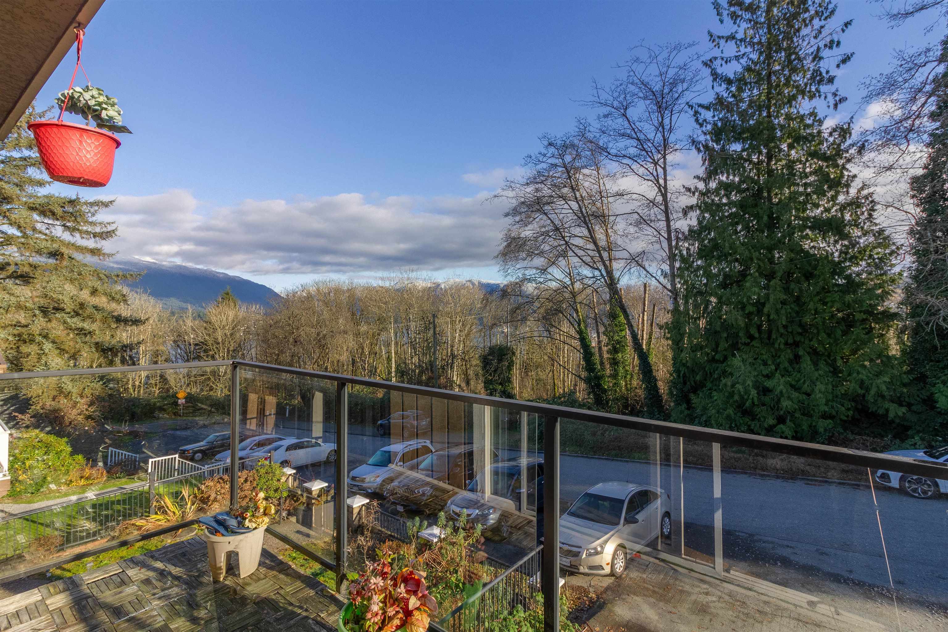 111 Fell Avenue 5