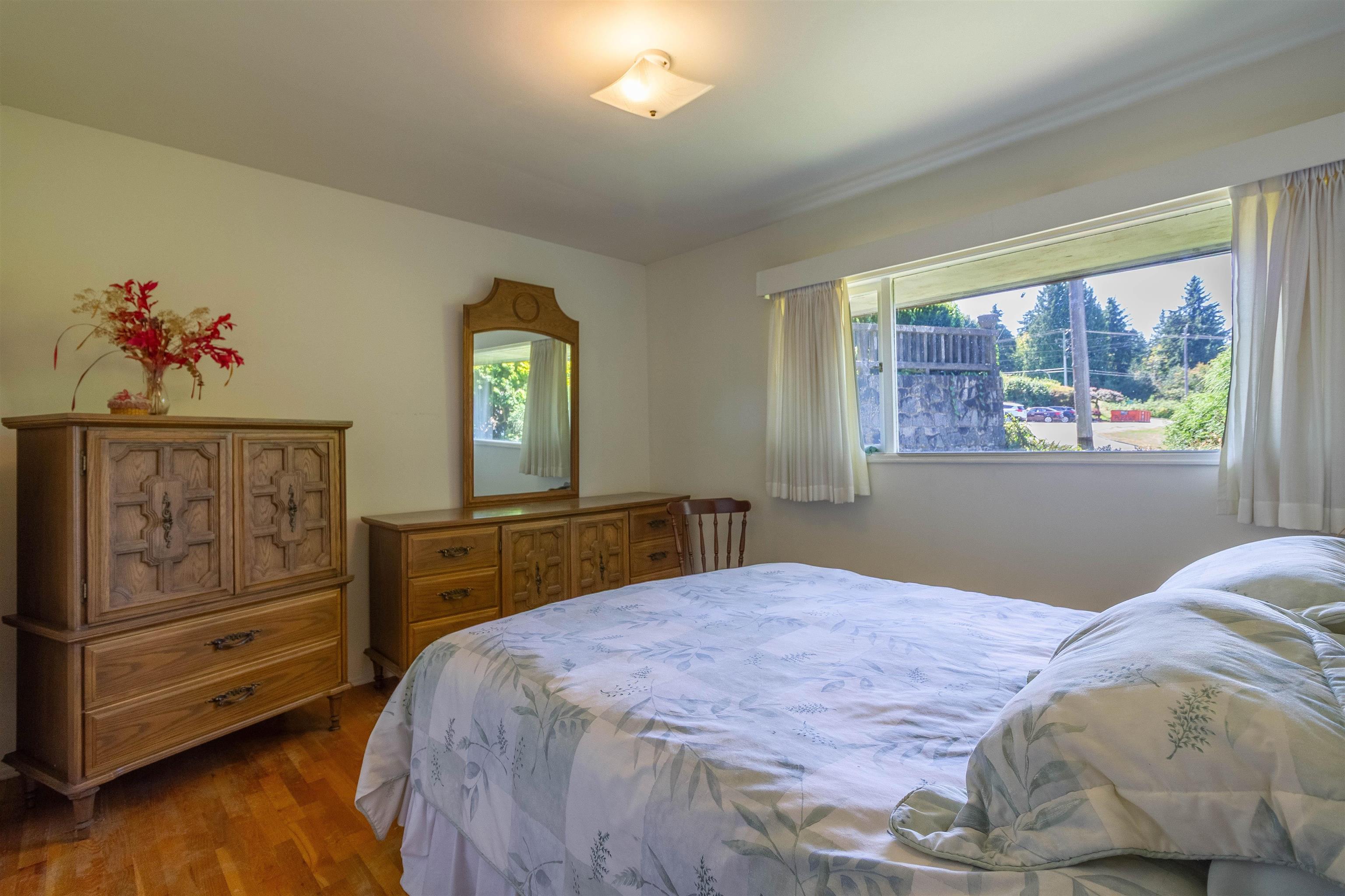 446 Northcliffe Crescent 20