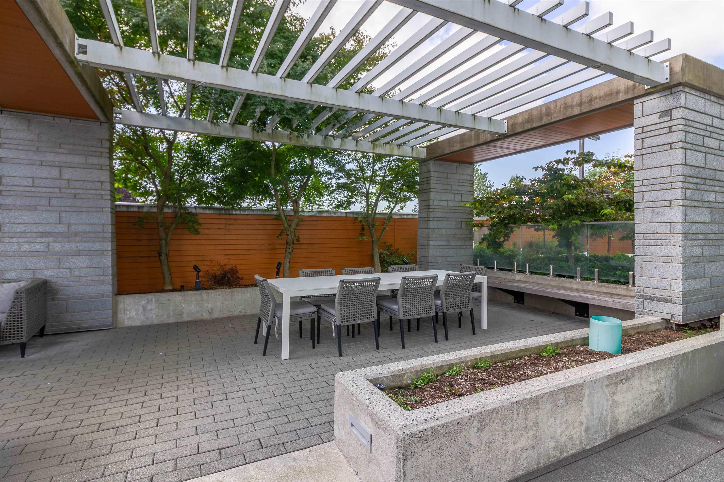 2705 - 652 Whiting Way 33