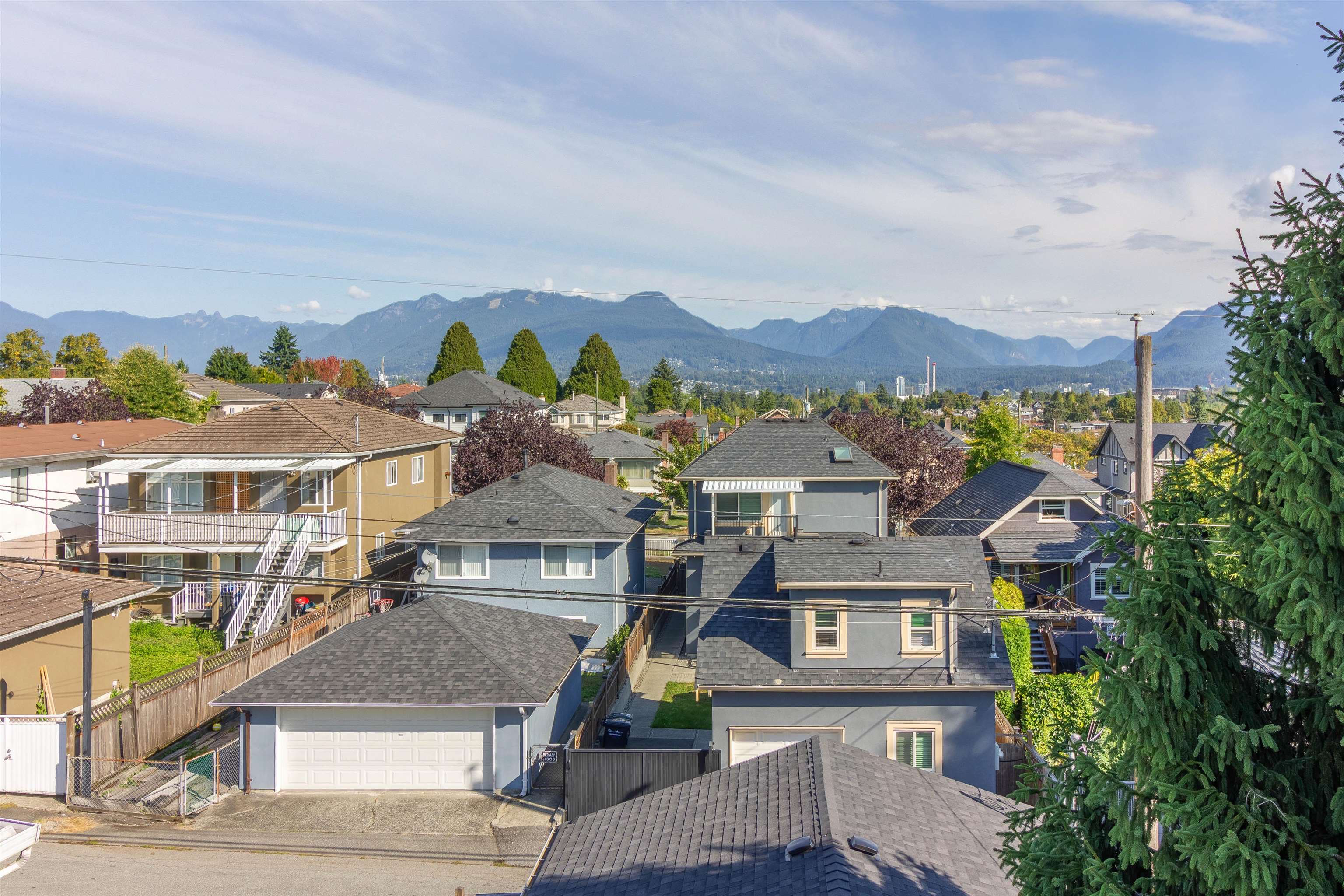 3063 Graveley Street 22