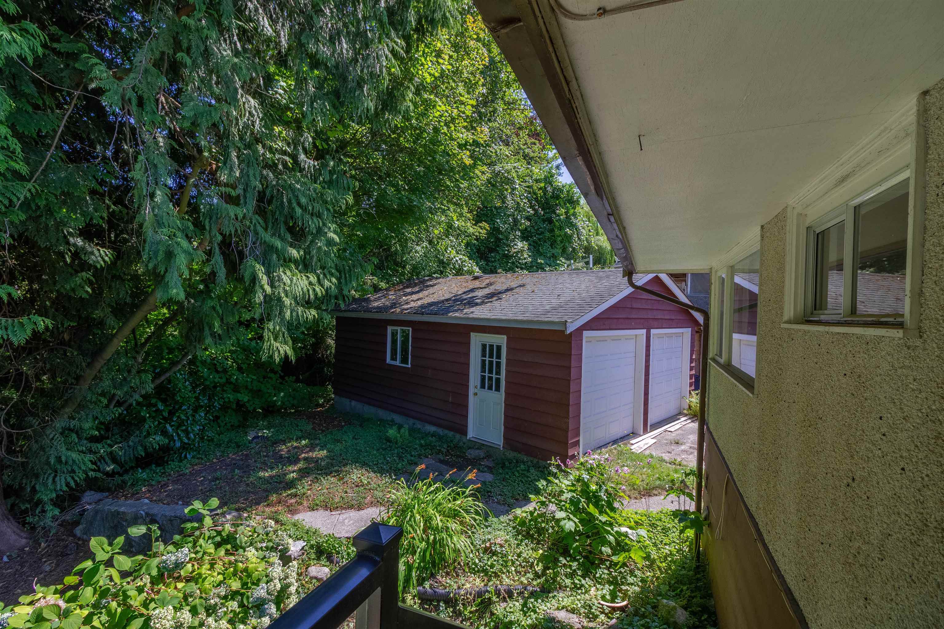 446 Northcliffe Crescent 9