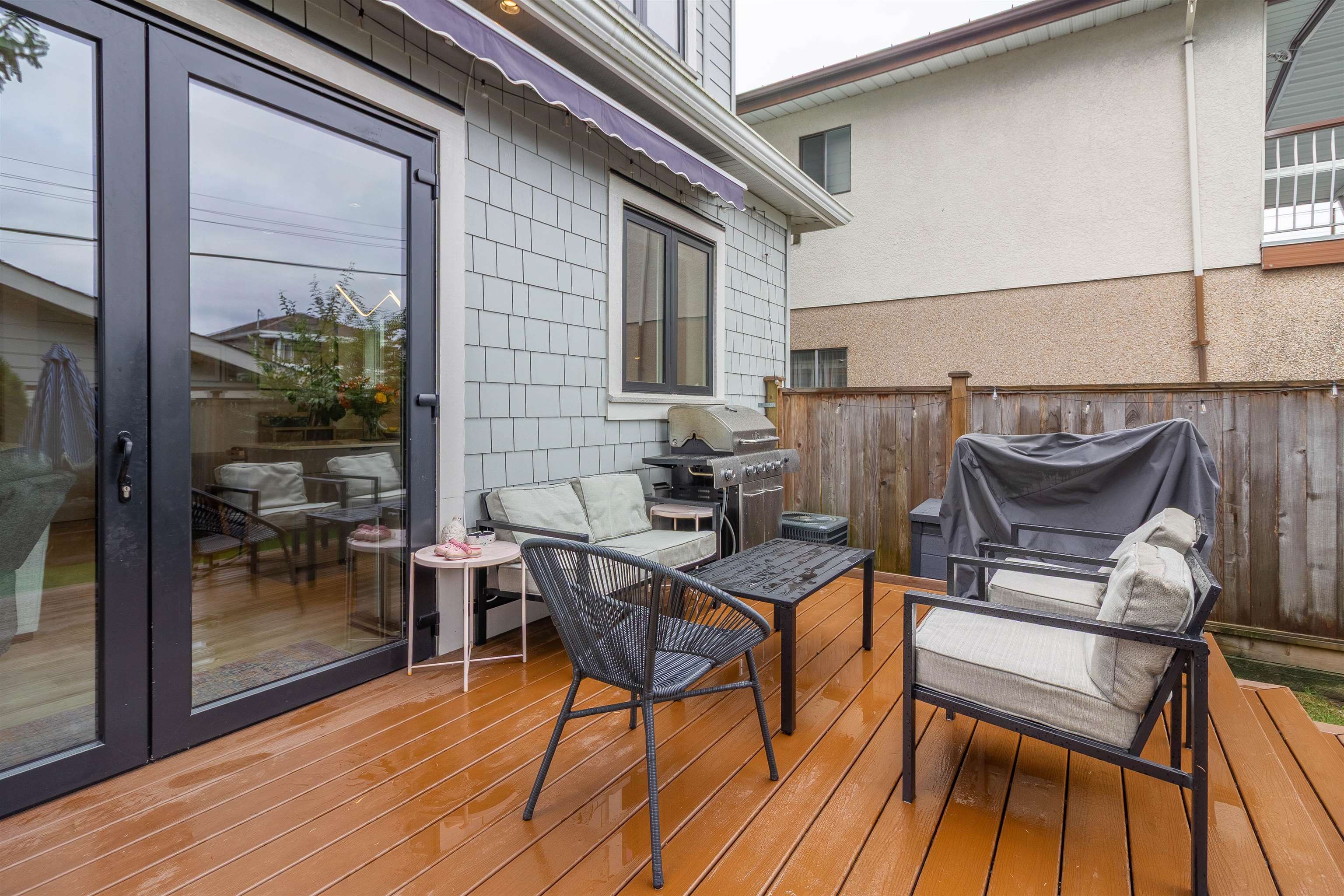 3063 Graveley Street 32